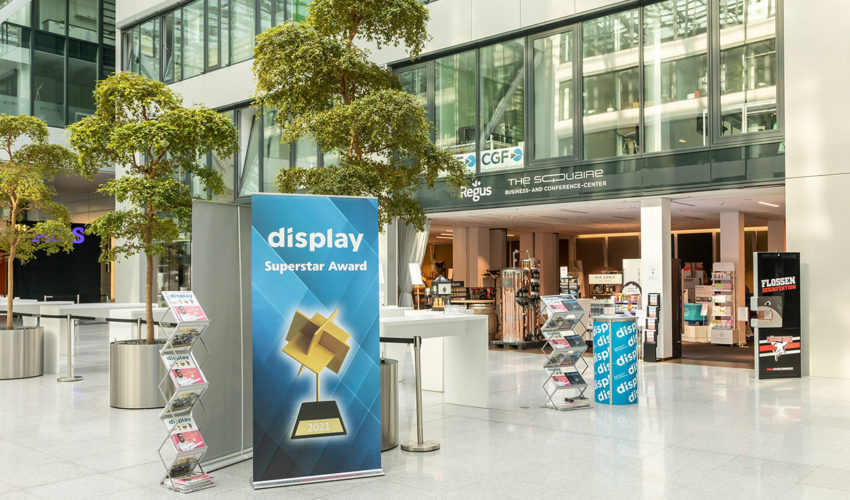 Impressionen von der Ausstellungsfläche und der Preisverleihungsgala. Fotos: display Verlags GmbH