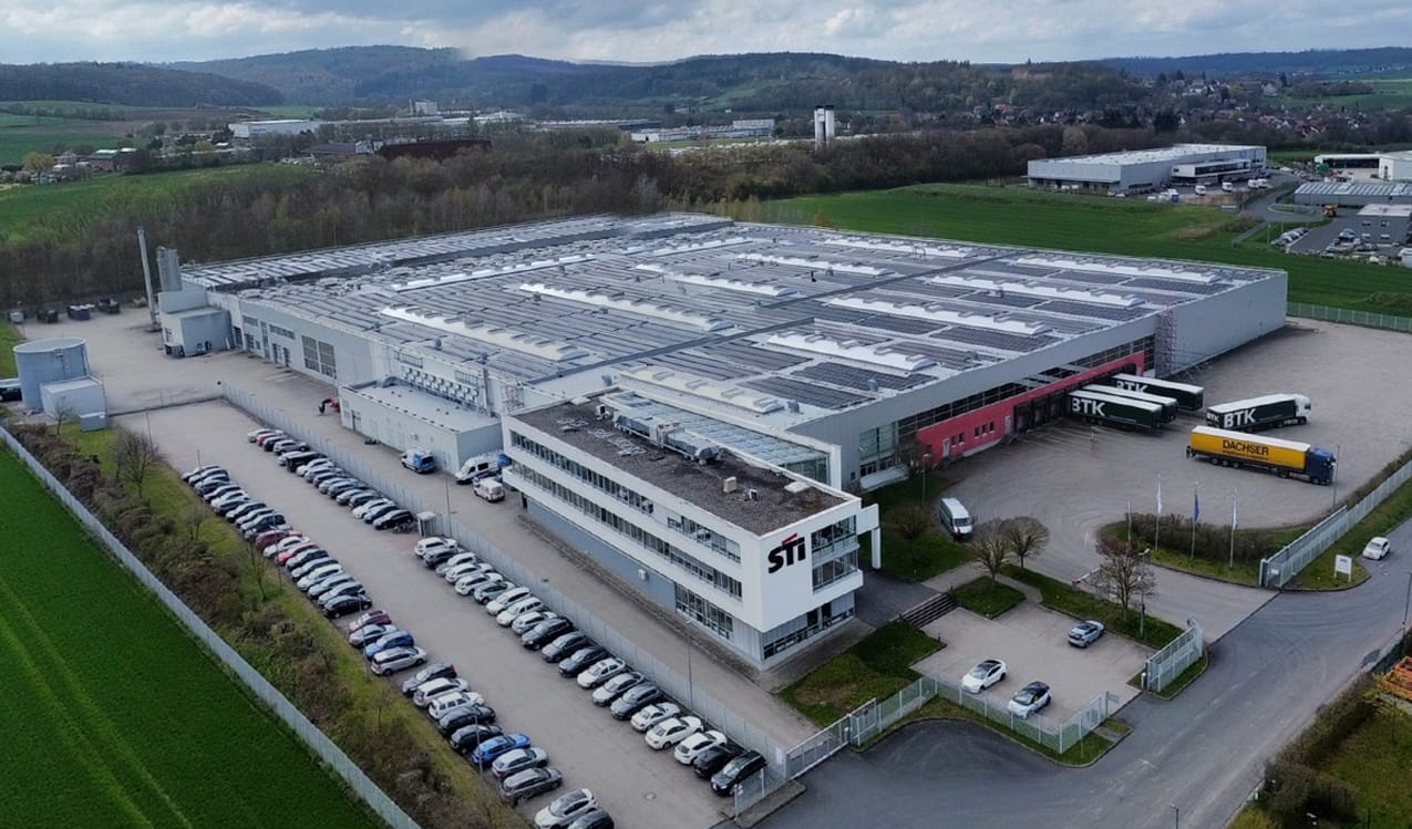 STI setzt auf Erneuerbare - display Magazin